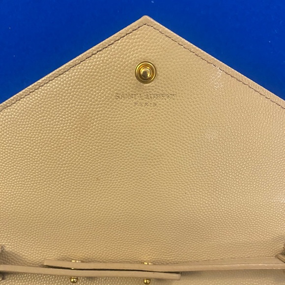 I am selling bosses YSL bag. Only worn 2 times - Picture 4 of 7